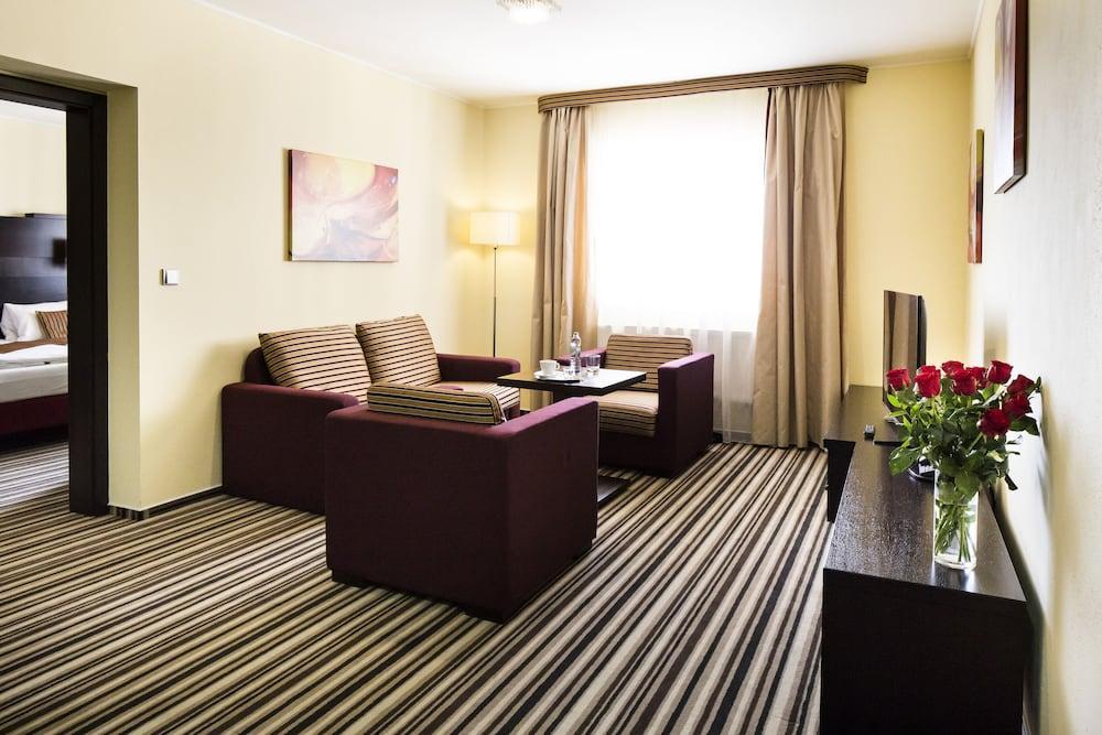 Parkhotel Congress Center 4*