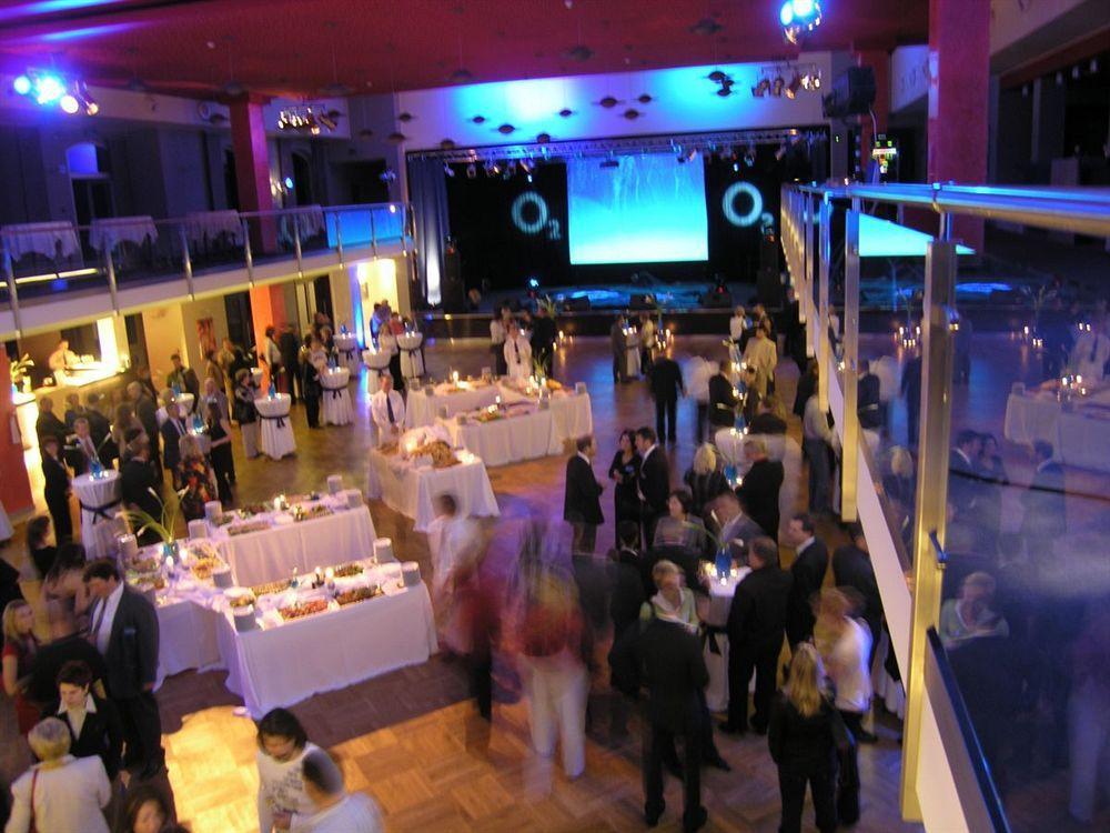 Parkhotel Congress Center Готель
